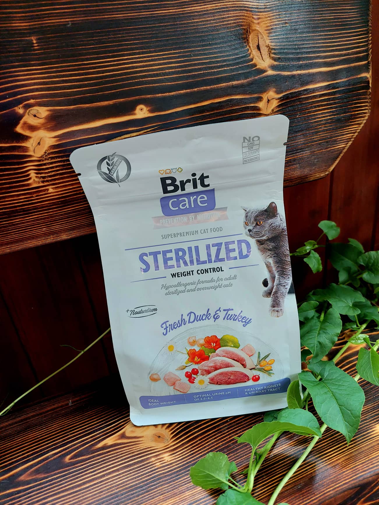 Brit Care Cat Sterilised Weight Control kachna GF granule pro kastrované kočky 0,4 kg