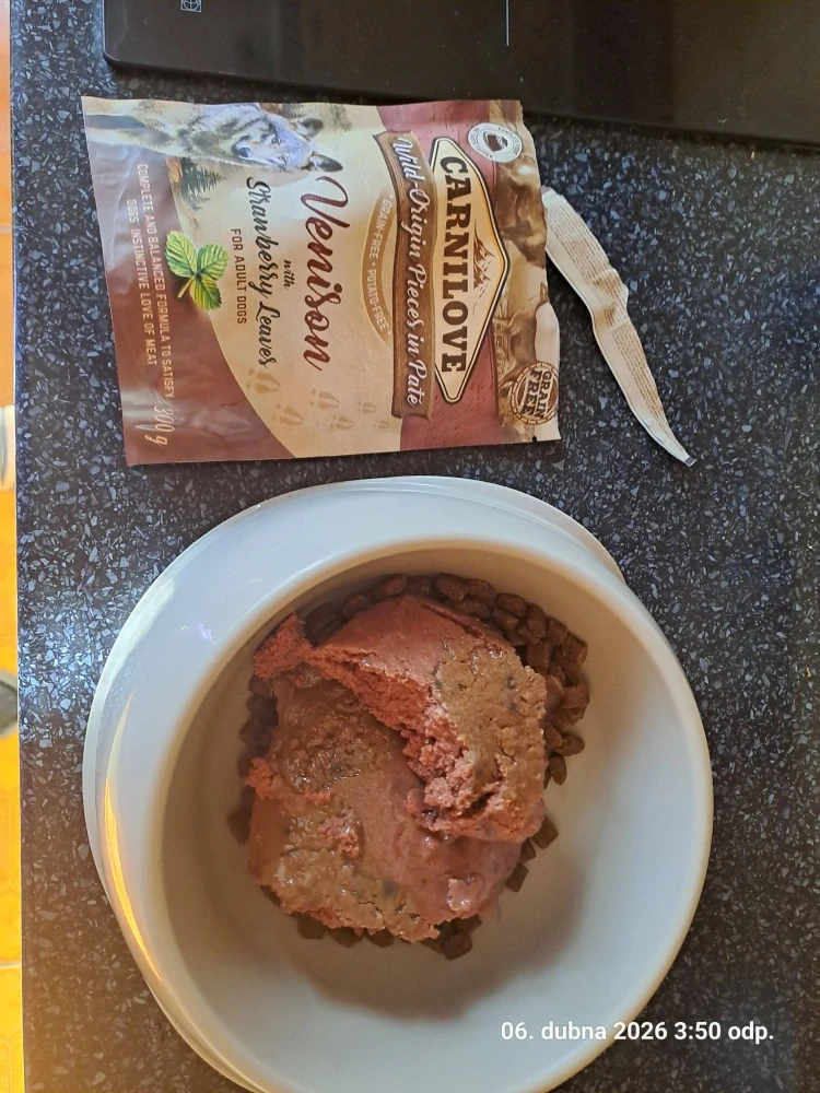 Carnilove kapsička paté pro psy zvěřina s jahodami 300 g