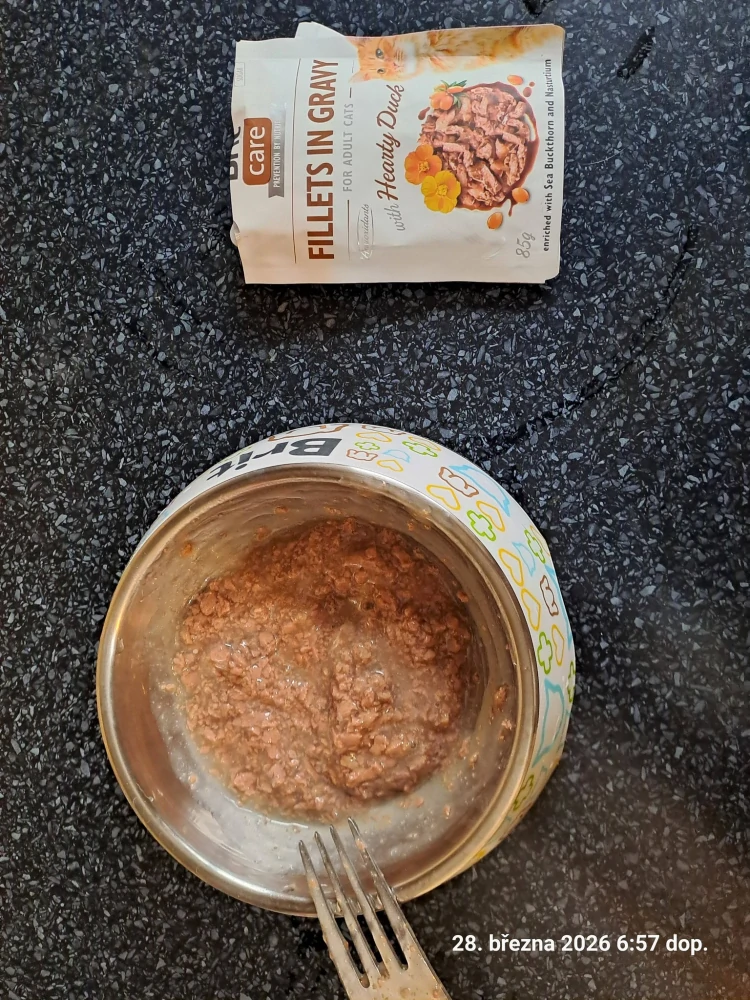 Brit Care Cat kapsička pro kočky s kachními filety v omáčce 85 g