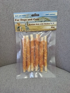 For Dogs and Cats Pochoutka Tyčinka z buvolí kůže s kuřecím masem 80 g